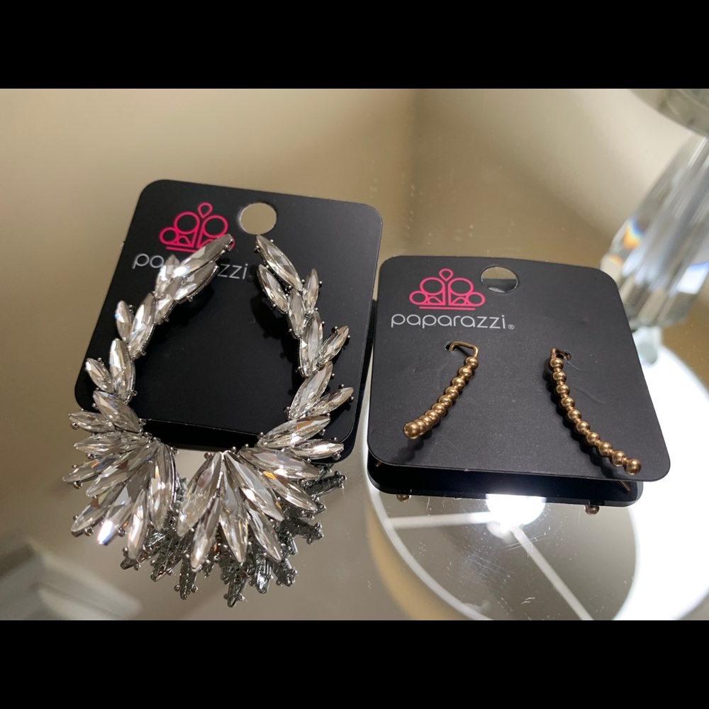 Paparazzi earring crawlers!